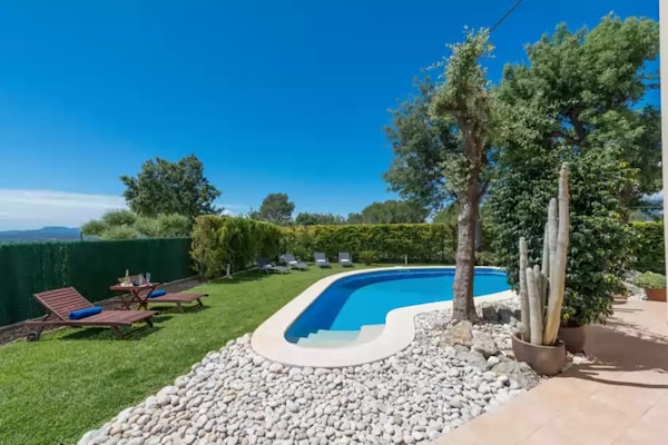Foto van Villa in Inca met zwembad en prachtig uitzicht - Vakantiehuis in Inca, Illes Balears - AreaSummer1KM
