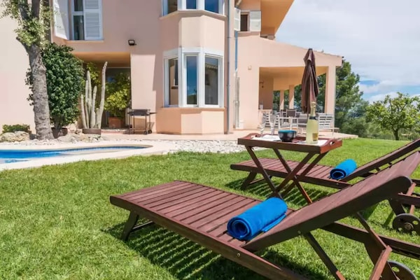Foto van Villa in Inca met zwembad en prachtig uitzicht - Vakantiehuis in Inca, Illes Balears - GardenSummer
