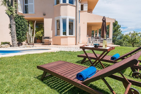 Foto van Villa in Inca met zwembad en prachtig uitzicht - Vakantiehuis in Inca, Illes Balears - ExteriorSummer