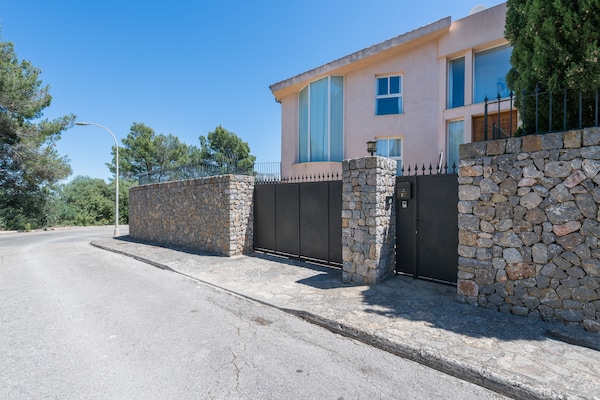 Foto van Villa in Inca met zwembad en prachtig uitzicht - Vakantiehuis in Inca, Illes Balears - ExteriorSummer