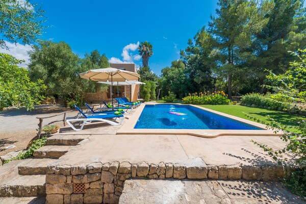 Foto van Rustige finca met uitzicht op het zwembad - Vakantiehuis in Manacor, Illes Balears - PoolOfHouse