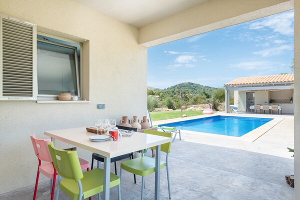 Foto van Mountain View Retreat Artà - Vakantiehuis in Artà, Illes Balears - TerraceBalcony