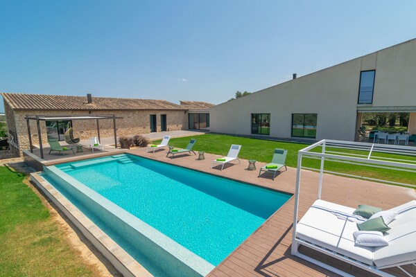 Foto van Stijlvolle villa met uitzicht en zwembad - Vakantiehuis in Ariany, Illes Balears - 