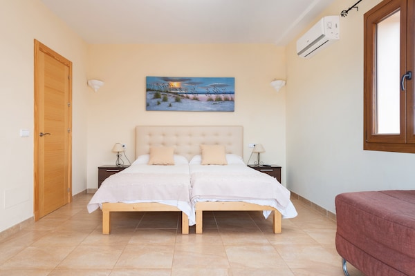 Foto van Villa in Santanyí met Zwembad en BBQ - Vakantiehuis in Santanyí, Illes Balears - 