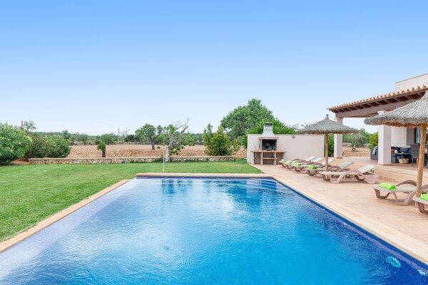 Foto van Villa in Santanyí met Zwembad en BBQ - Vakantiehuis in Santanyí, Illes Balears - 