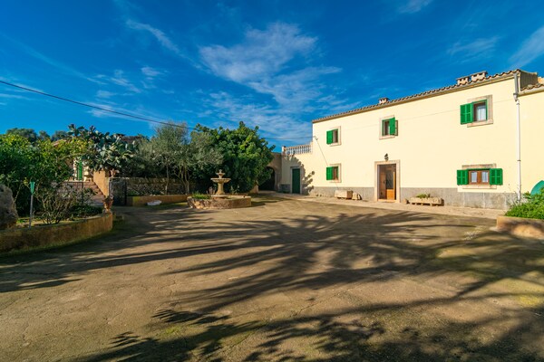 Foto van Mallorcaans landgoed met zwembad - Vakantiehuis in Campos, Illes Balears - 