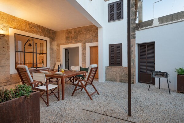 Foto van Algaida villa met zwembad charme - Vakantiehuis in Algaida, Illes Balears - ExteriorSummer