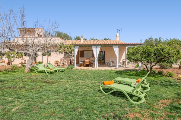 Foto van Villa in Búger met Privézwembad en BBQ - Vakantiehuis in , Illes Balears - 