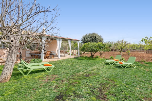 Foto van Villa in Búger met Privézwembad en BBQ - Vakantiehuis in , Illes Balears - 