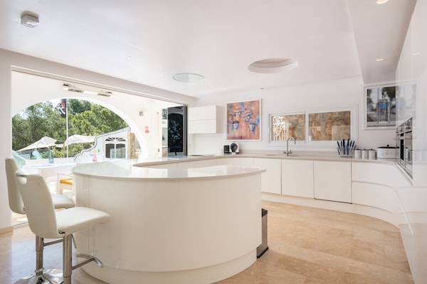 Foto van Villa in Portals Nous met zwembad en zeezicht - Vakantiehuis in , Illes Balears - ExteriorSummer