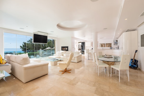 Foto van Villa in Portals Nous met zwembad en zeezicht - Vakantiehuis in , Illes Balears - ExteriorSummer