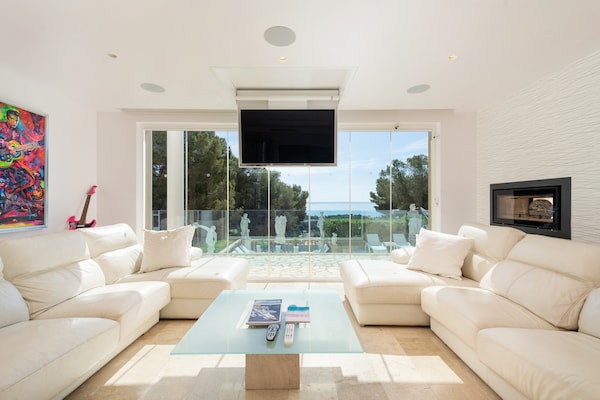 Foto van Villa in Portals Nous met zwembad en zeezicht - Vakantiehuis in , Illes Balears - ExteriorSummer