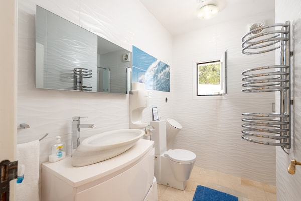 Foto van Villa in Portals Nous met zwembad en zeezicht - Vakantiehuis in , Illes Balears - ExteriorSummer