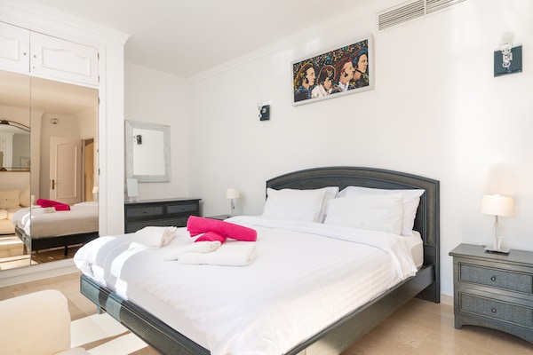 Foto van Villa in Portals Nous met zwembad en zeezicht - Vakantiehuis in , Illes Balears - ExteriorSummer