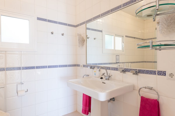 Foto van Villa in Portals Nous met zwembad en zeezicht - Vakantiehuis in , Illes Balears - ExteriorSummer