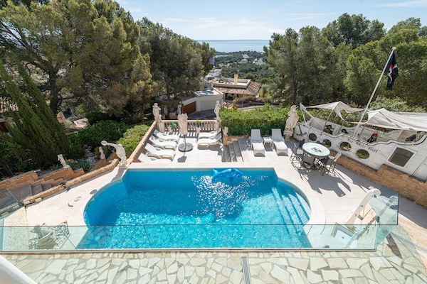 Foto van Villa in Portals Nous met zwembad en zeezicht - Vakantiehuis in , Illes Balears - ExteriorSummer