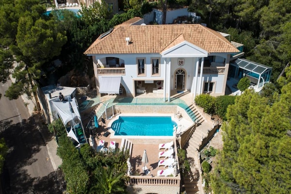 Foto van Villa in Portals Nous met zwembad en zeezicht - Vakantiehuis in , Illes Balears - ExteriorSummer
