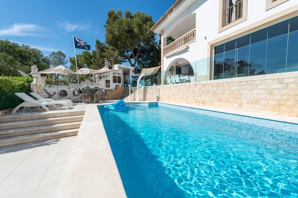 Foto van Villa in Portals Nous met zwembad en zeezicht - Vakantiehuis in , Illes Balears - ExteriorSummer