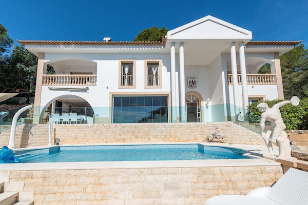 Foto van Villa in Portals Nous met zwembad en zeezicht - Vakantiehuis in , Illes Balears - ExteriorSummer