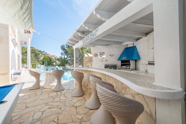 Foto van Villa in Portals Nous met zwembad en zeezicht - Vakantiehuis in , Illes Balears - ExteriorSummer