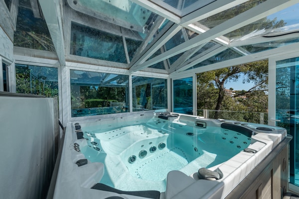 Foto van Villa in Portals Nous met zwembad en zeezicht - Vakantiehuis in , Illes Balears - ExteriorSummer