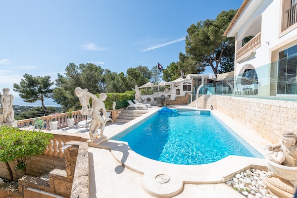 Foto van Villa in Portals Nous met zwembad en zeezicht - Vakantiehuis in , Illes Balears - ExteriorSummer