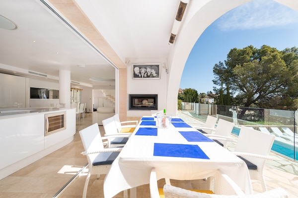 Foto van Villa in Portals Nous met zwembad en zeezicht - Vakantiehuis in , Illes Balears - ExteriorSummer