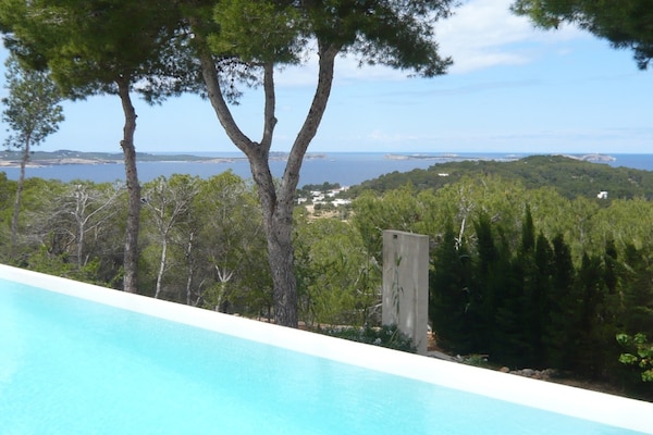 Foto van Villa in Santa Agnès bij Cala Salada - Vakantiehuis in Cala Salada - ViewSummer