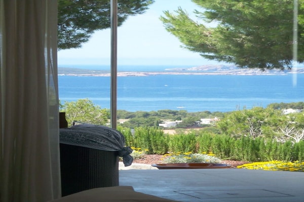 Foto van Villa in Santa Agnès bij Cala Salada - Vakantiehuis in Cala Salada - ViewSummer