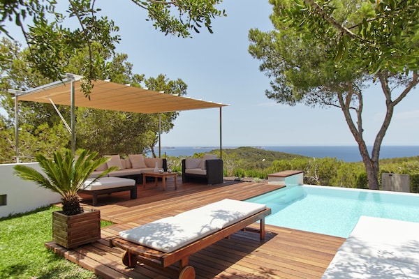 Foto van Villa in Santa Agnès bij Cala Salada - Vakantiehuis in Cala Salada - TerraceBalcony