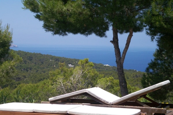 Foto van Villa in Santa Agnès bij Cala Salada - Vakantiehuis in Cala Salada - ViewSummer