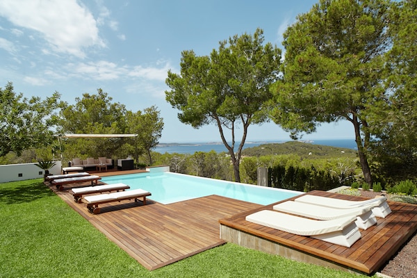 Foto van Villa in Santa Agnès bij Cala Salada - Vakantiehuis in Cala Salada - PoolOfHouse