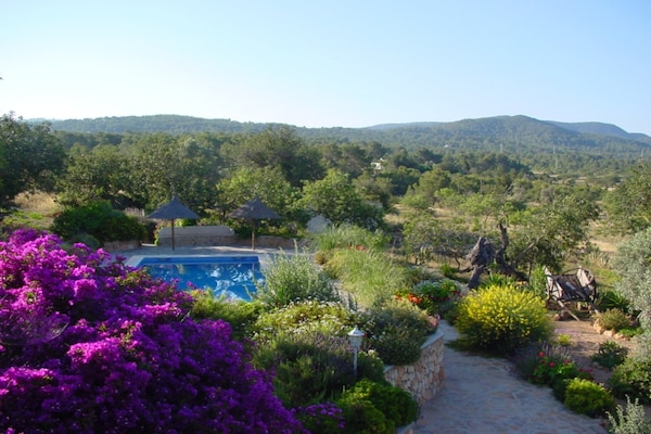 Foto van Stijlvolle Ibiza Villa met Zwembad - Vakantiehuis in San José - GardenSummer