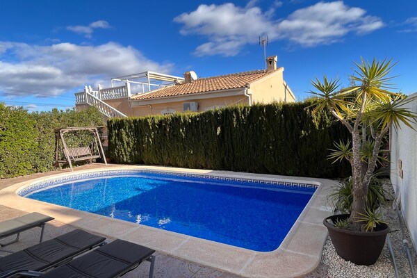 Foto van Costa Blanca Poolside Bliss - Vakantiehuis in Ciudad Quesada - PoolOfHouse