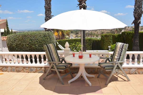 Foto van Familievilla met uitzicht op de vallei - Vakantiehuis in Rojales - TerraceBalcony