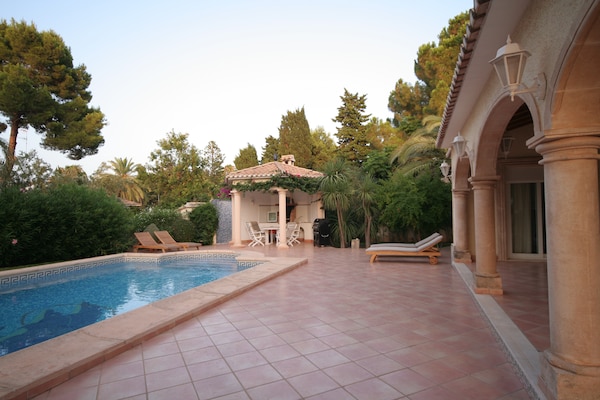 Foto van Villa op een steenworp afstand van de zee - Vakantiehuis in Denia - PoolOfHouse