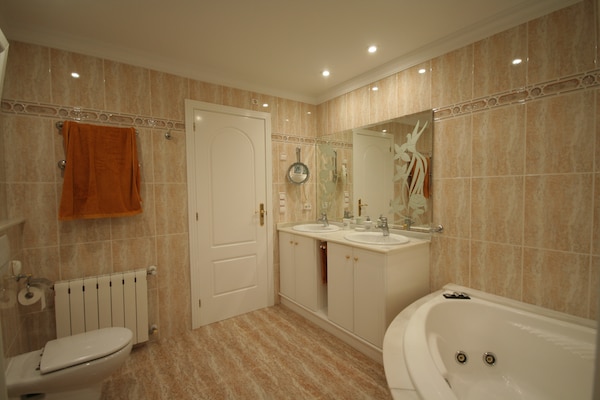 Foto van Villa op een steenworp afstand van de zee - Vakantiehuis in Denia - BathRoom