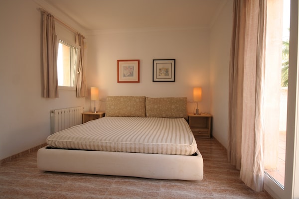 Foto van Villa op een steenworp afstand van de zee - Vakantiehuis in Denia - BedRoom