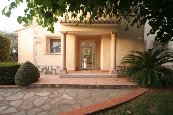 Foto van Villa op een steenworp afstand van de zee - Vakantiehuis in Denia - ExteriorSummer