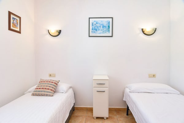 Foto van ﻿Vrijstaande villa aan de kust in Benitachell met zwembad - BedRoom