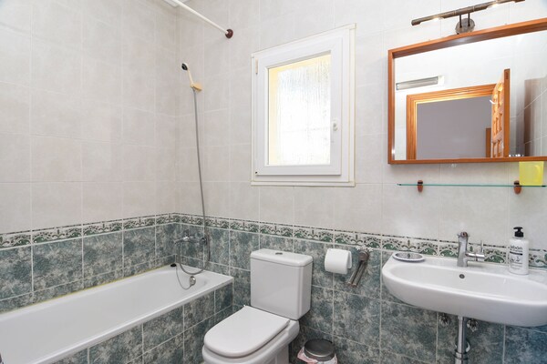 Foto van ﻿Vrijstaande villa aan de kust in Benitachell met zwembad - BathRoom