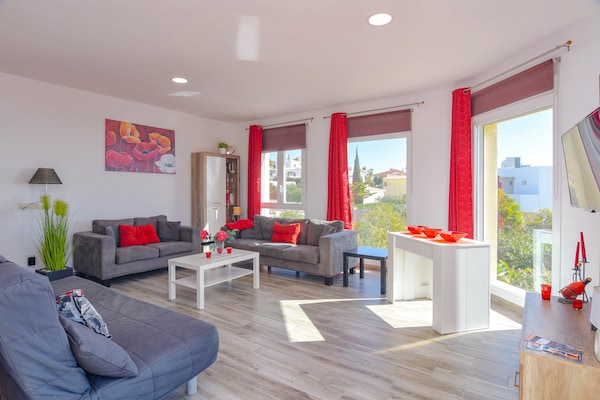Foto van ﻿Vrijstaande villa aan de kust in Benitachell met zwembad - LivingRoom