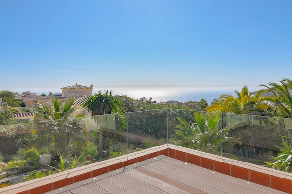 Foto van ﻿Vrijstaande villa aan de kust in Benitachell met zwembad - ViewSummer