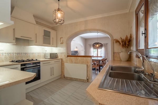 Foto van Villa Vista in Alcalali met zwembad en uitzicht - Vakantiehuis in Alcalali - Kitchen