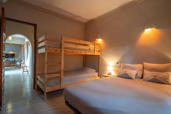 Foto van Villa Vista in Alcalali met zwembad en uitzicht - Vakantiehuis in Alcalali - BedRoom