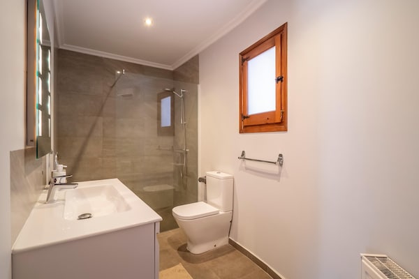 Foto van Villa Vista in Alcalali met zwembad en uitzicht - Vakantiehuis in Alcalali - BathRoom