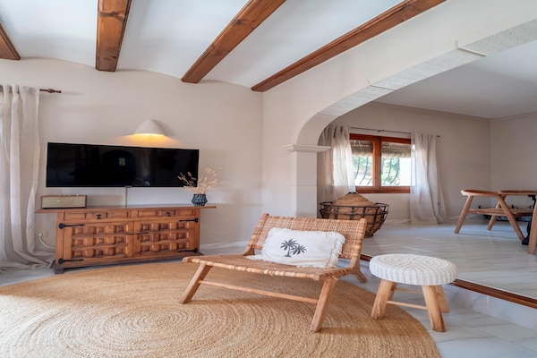 Foto van Villa Vista in Alcalali met zwembad en uitzicht - Vakantiehuis in Alcalali - LivingRoom