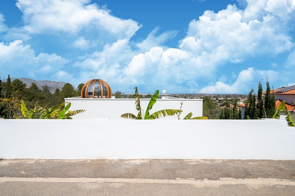 Foto van Modern verblijf nabij Monte Solana - Vakantiehuis in Pedreguer - ExteriorSummer