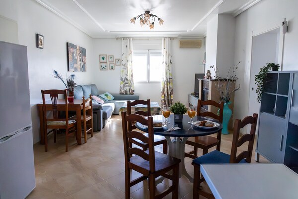 Foto van Modern vakantiehuis in Almería met zwembad - Vakantiehuis in Almeria - DiningRoom