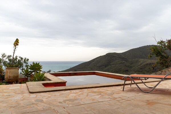 Foto van Vakantievilla met zeezicht in Mojácar - Vakantiehuis in Almería - PoolOfHouse